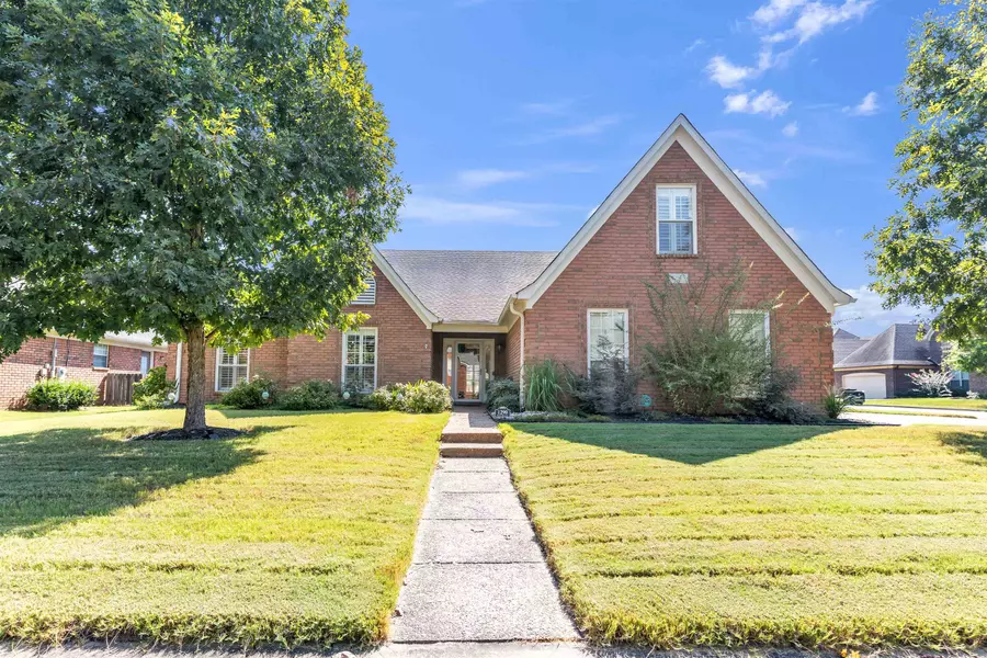 1290 RAIN LAKE LN E, Collierville, TN 38017