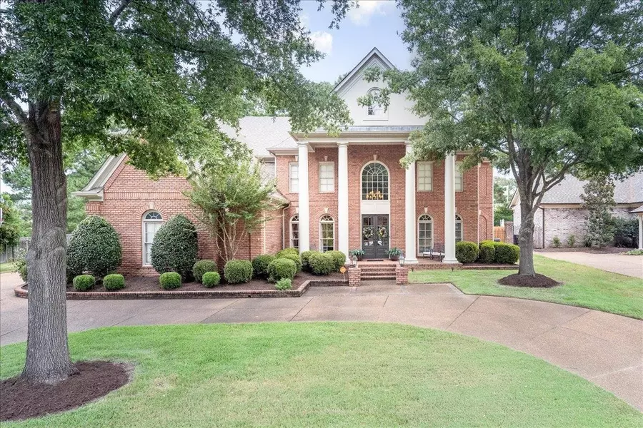 10050 AVENT RIDGE CV, Collierville, TN 38017