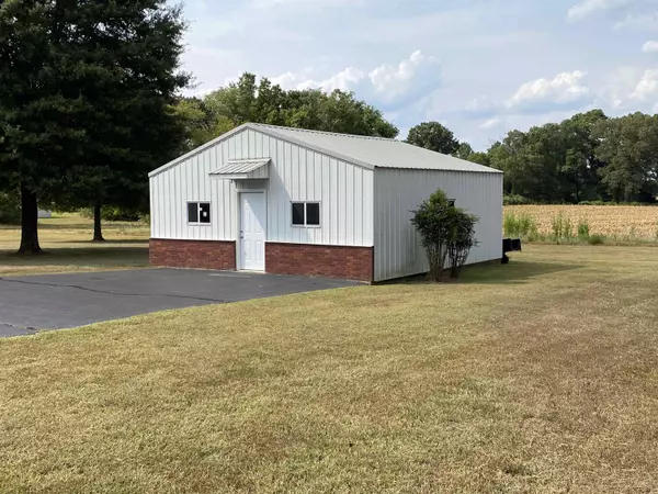 Bolivar, TN 38008,10375 OLD HWY 64 HWY