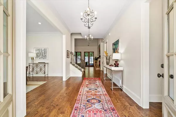 Memphis, TN 38117,4956 ROBINDALE LN