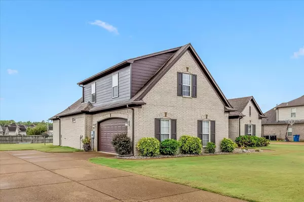 Atoka, TN 38004,235 HAWTHORN LN