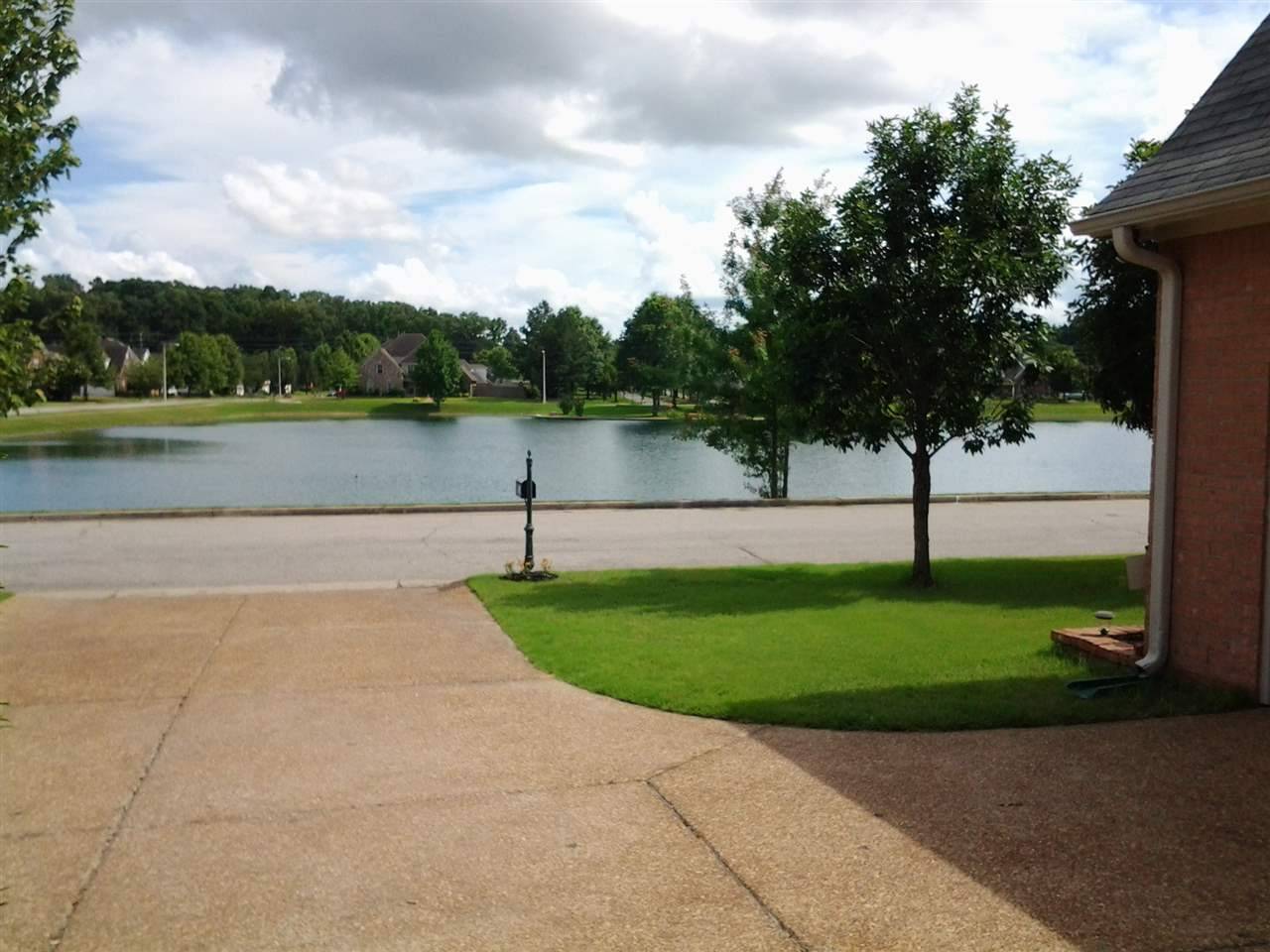 220 N RAIN LAKE ST, Collierville, TN 38017