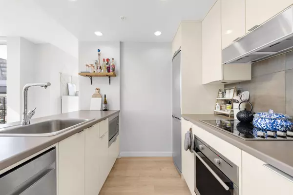 Vancouver, BC V6B 0K9,161 W GEORGIA ST #503