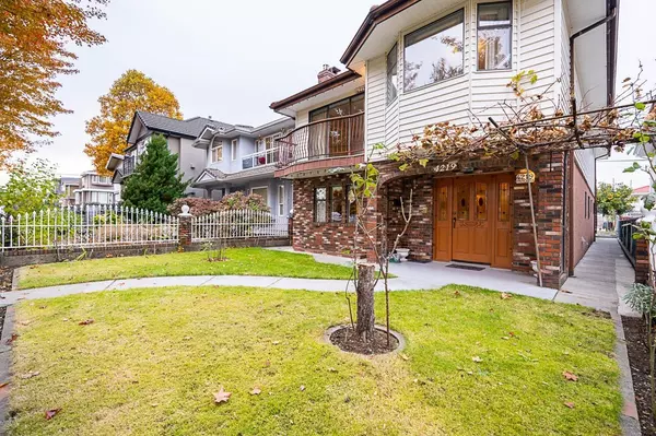 Burnaby, BC V5C 2B4,4219 PANDORA ST