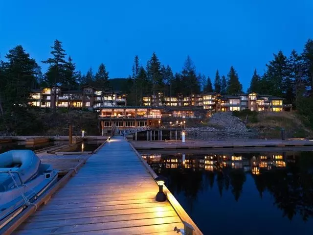 Madeira Park, BC V0N 2H1,12849 LAGOON RD #12C