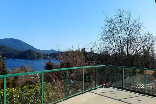 Gibsons, BC V0N 1V9,679 CORLETT RD