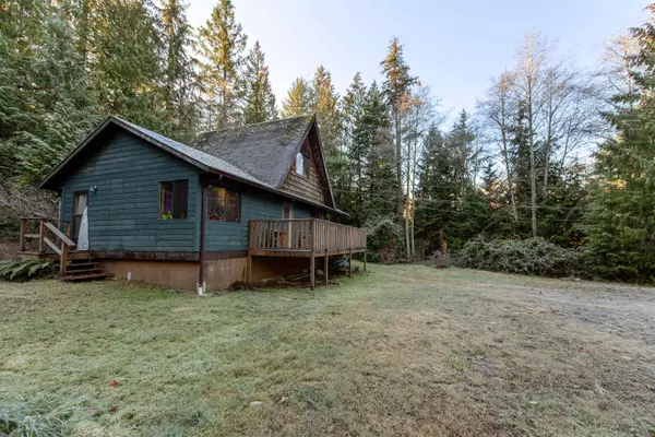 Halfmoon Bay, BC V7Z 1G1,5494 BROOKS RD