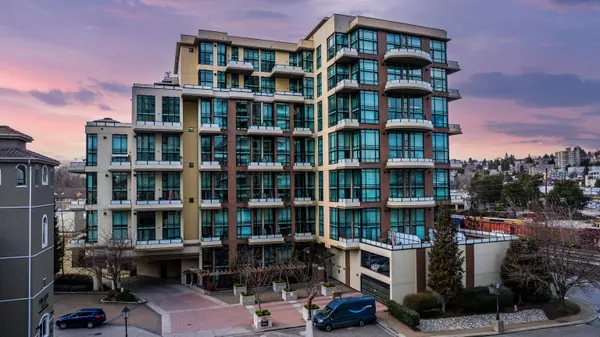 New Westminster, BC V3M 7B1,10 RENAISSANCE SQ #306