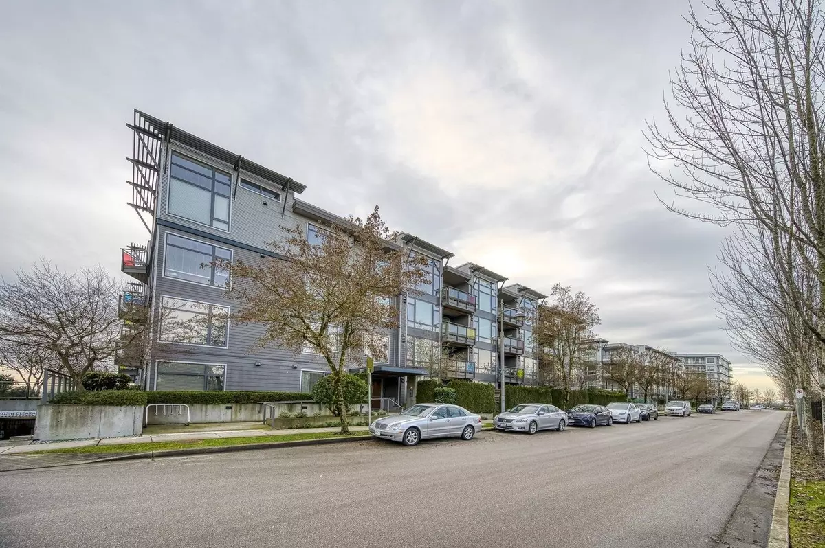 Richmond, BC V6E 1M3,14100 RIVERPORT WAY #112