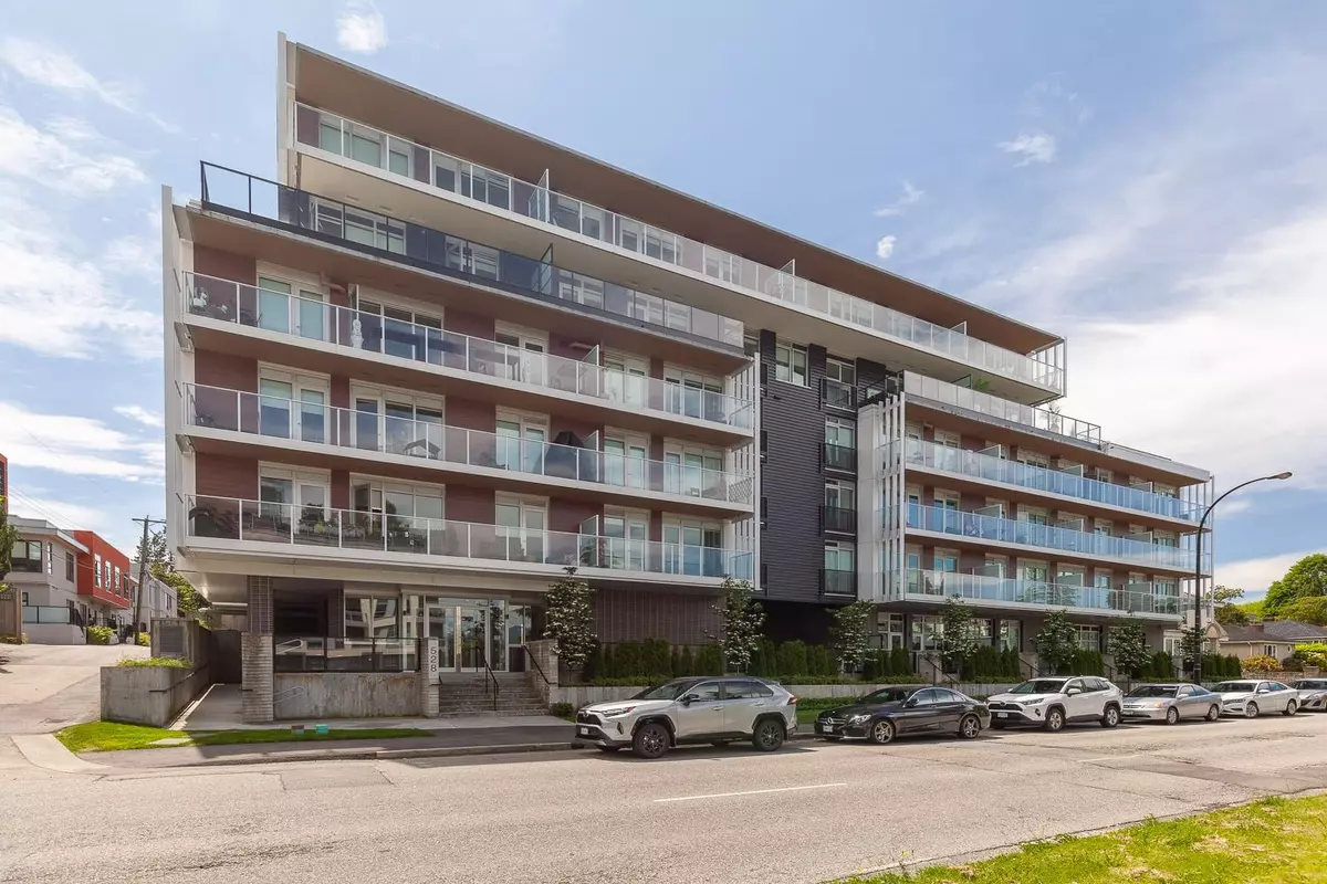 Vancouver, BC V5Z 2C3,528 W KING EDWARD AVE #412