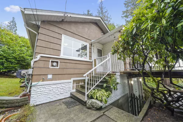 Coquitlam, BC V3K 1K7,1976 HILLSIDE AVE