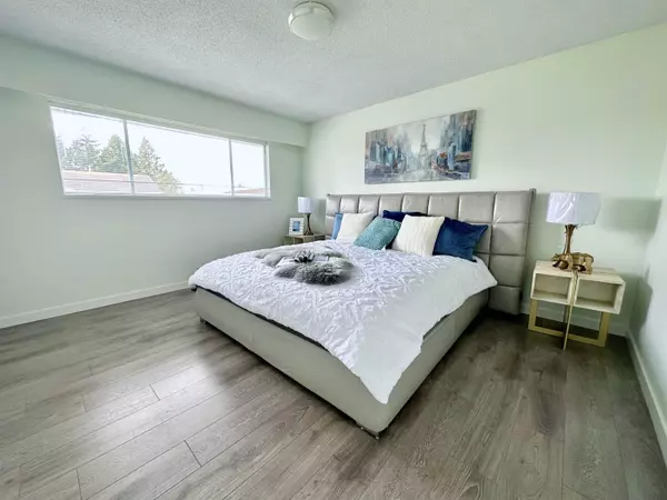 Richmond, BC V7A 3P6,9460 ARVIDA DR