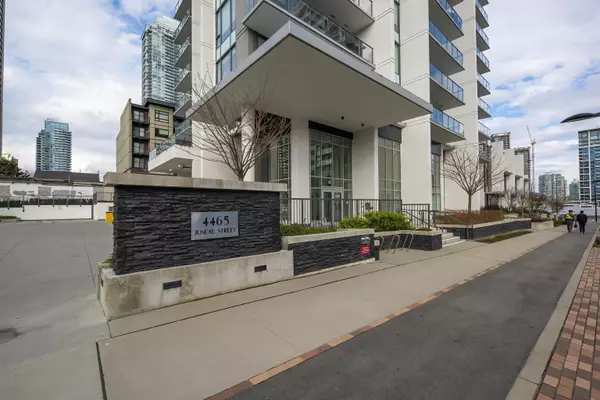 Burnaby, BC V5C 0L8,4465 JUNEAU ST #906