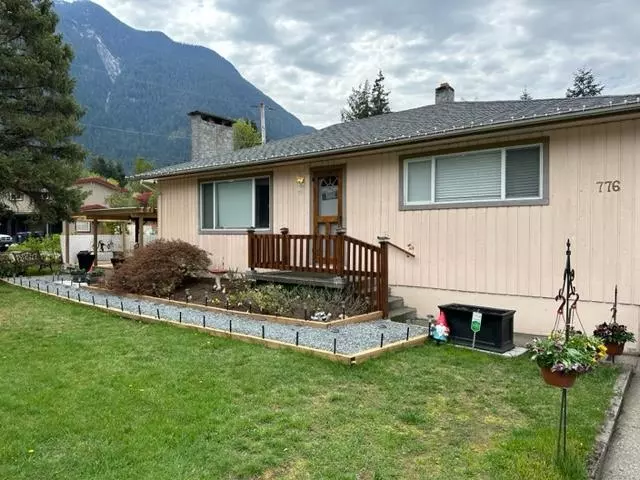 Hope, BC V0X 1L4,776 7TH AVE