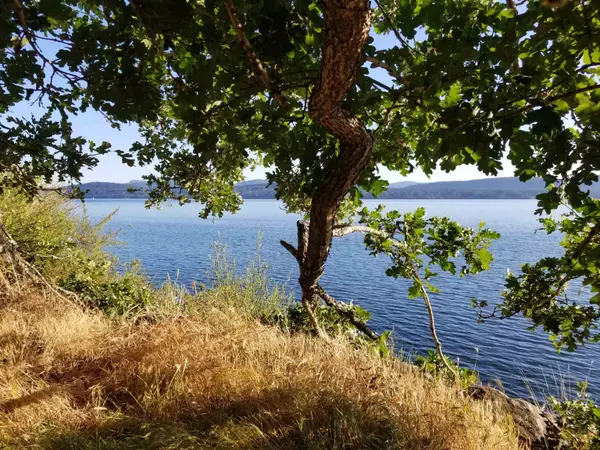 Galiano Island, BC V0N 1P0,230 RETREAT FARM LN