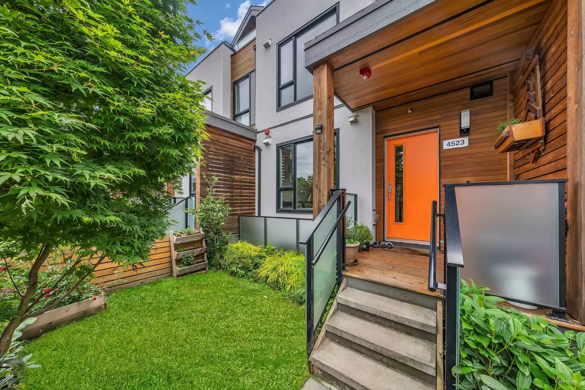 Vancouver, BC V5R 3R1,4523 EARLES ST