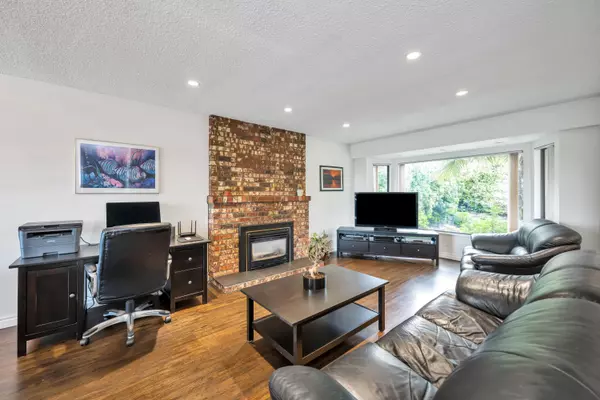 North Vancouver, BC V7L 1T6,1257 ADDERLEY ST