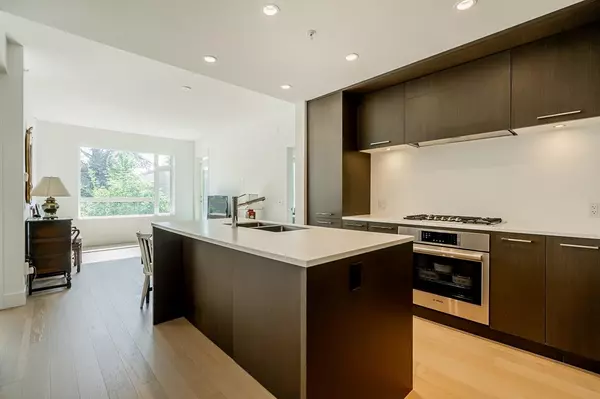 Vancouver, BC V5Z 2Z6,5115 CAMBIE ST #210