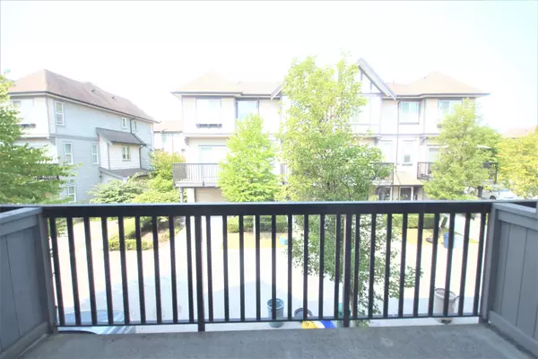 Richmond, BC V6X 0E6,9566 TOMICKI AVE #74