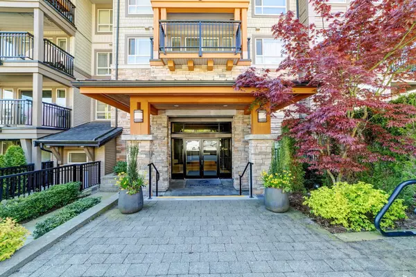 Coquitlam, BC V3E 0B9,3178 DAYANEE SPRINGS BLVD #408