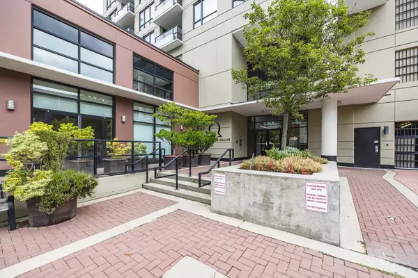 New Westminster, BC V3M 0B6,1 RENAISSANCE SQ #1604