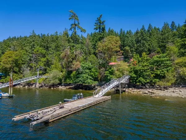 3307 MONTAGUE RD, Galiano Island, BC V0N 1P0