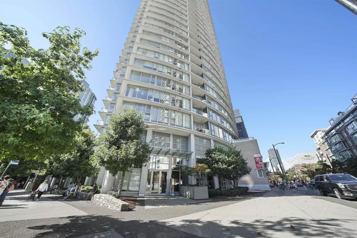 Vancouver, BC V6B 0J2,689 ABBOTT ST #1706