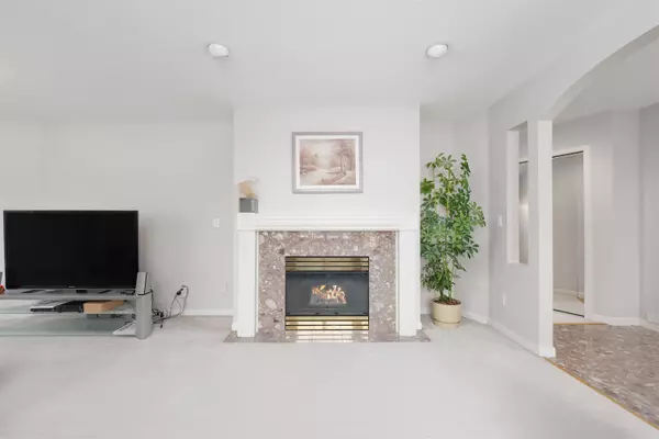 Richmond, BC V6X 3W8,10000 FISHER GATE #120