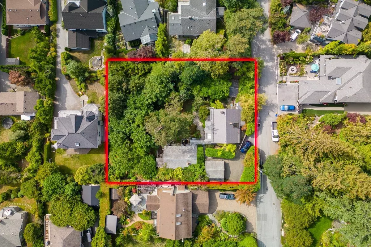 North Vancouver, BC V7N 1S6,233 WOODDALE RD