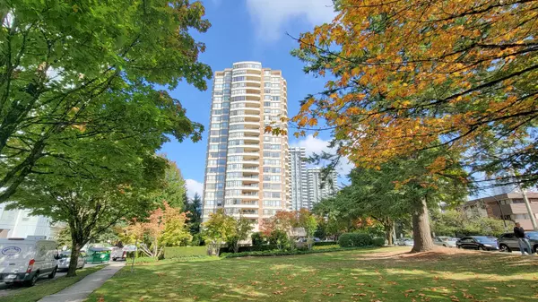 5885 OLIVE AVE #806,  Burnaby,  BC V5H 4N8