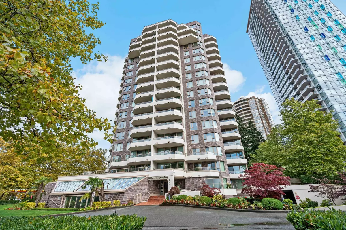 Burnaby, BC V5H 4H6,5790 PATTERSON AVE #401