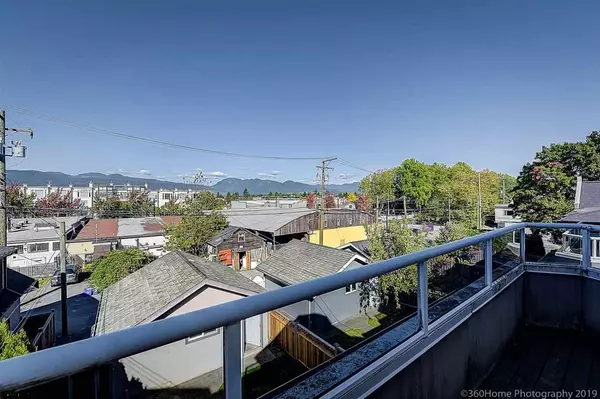 Vancouver, BC V6R 2K7,3721 W 11TH AVE