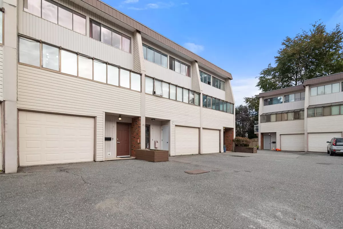 Chilliwack, BC V2P 5N1,9446 HAZEL ST #5