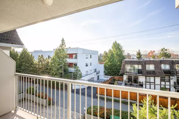 North Vancouver, BC V7M 1C9,275 W 2ND ST #215