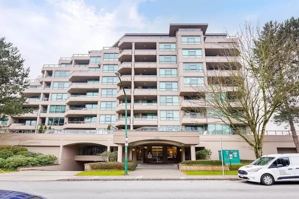 Burnaby, BC V5C 6K2,4160 ALBERT ST #208