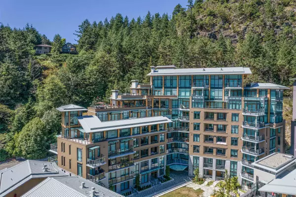 West Vancouver, BC V7W 2B2,6687 NELSON AVE #409