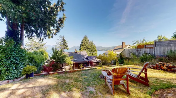 Gibsons, BC V0N 1V1,1231 MARINE DR