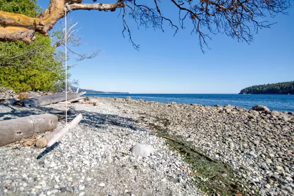 Sechelt, BC V7Z 0M3,6325 SUNSHINE COAST HWY