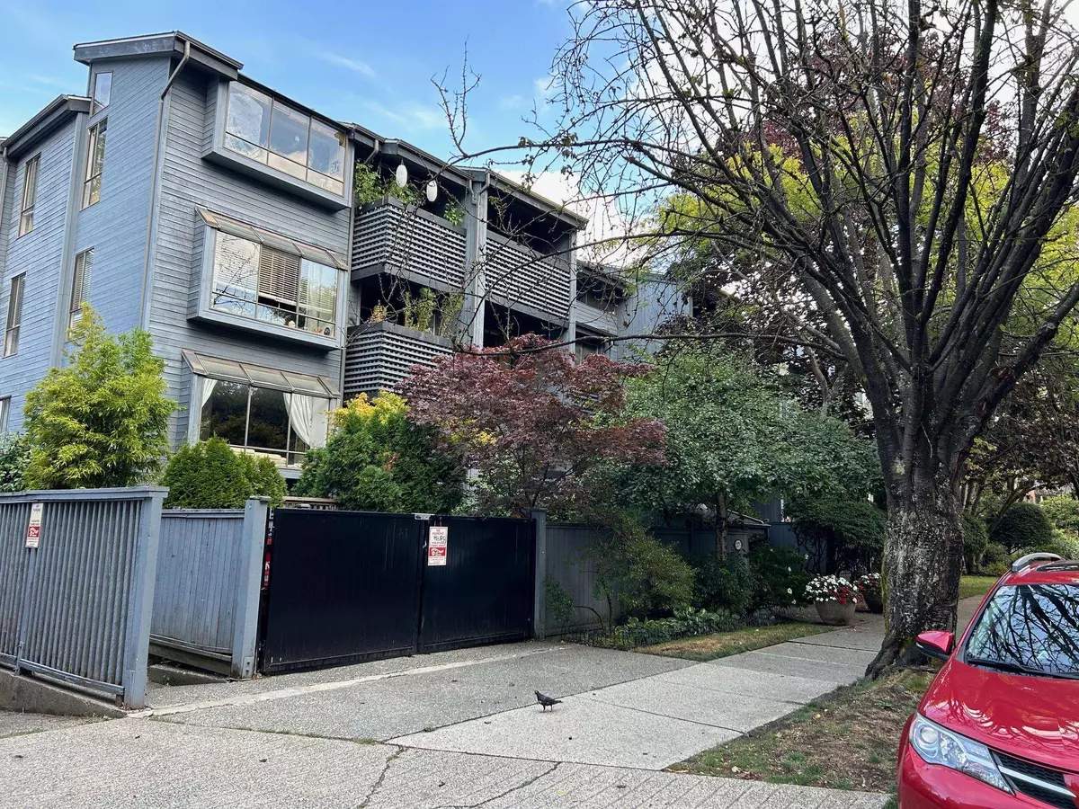 Vancouver, BC V6K 1V5,2173 W 6TH AVE #310