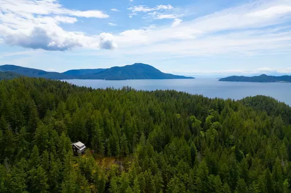 1029 CENTER BAY RD, Gambier Island, BC V0N 1V0