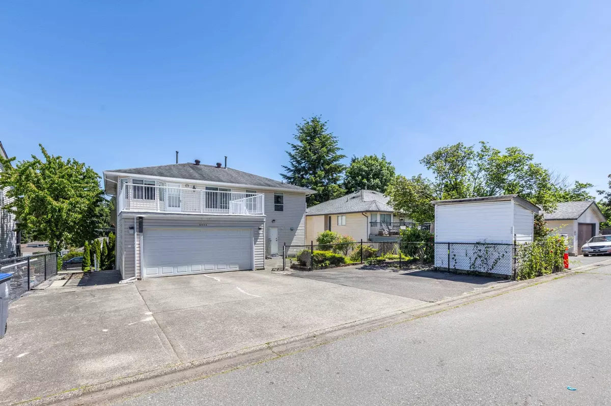 Surrey, BC V4N 2A1,9965 160 ST