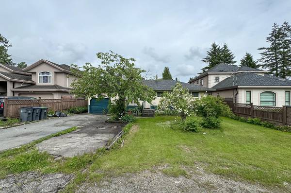 10286 148A ST, Surrey, BC V3R 3Z2