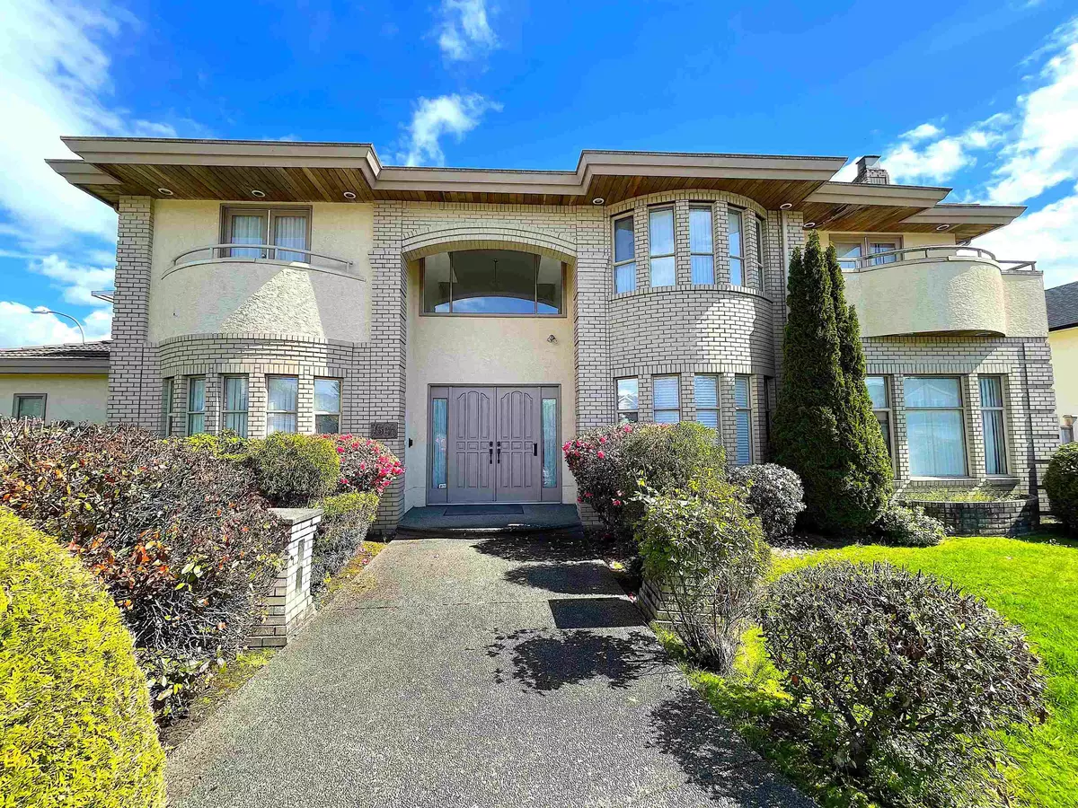 Richmond, BC V7C 5L1,7560 LANG PL