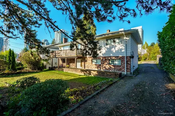 Coquitlam, BC V3K 3E9,607 DANSEY AVE