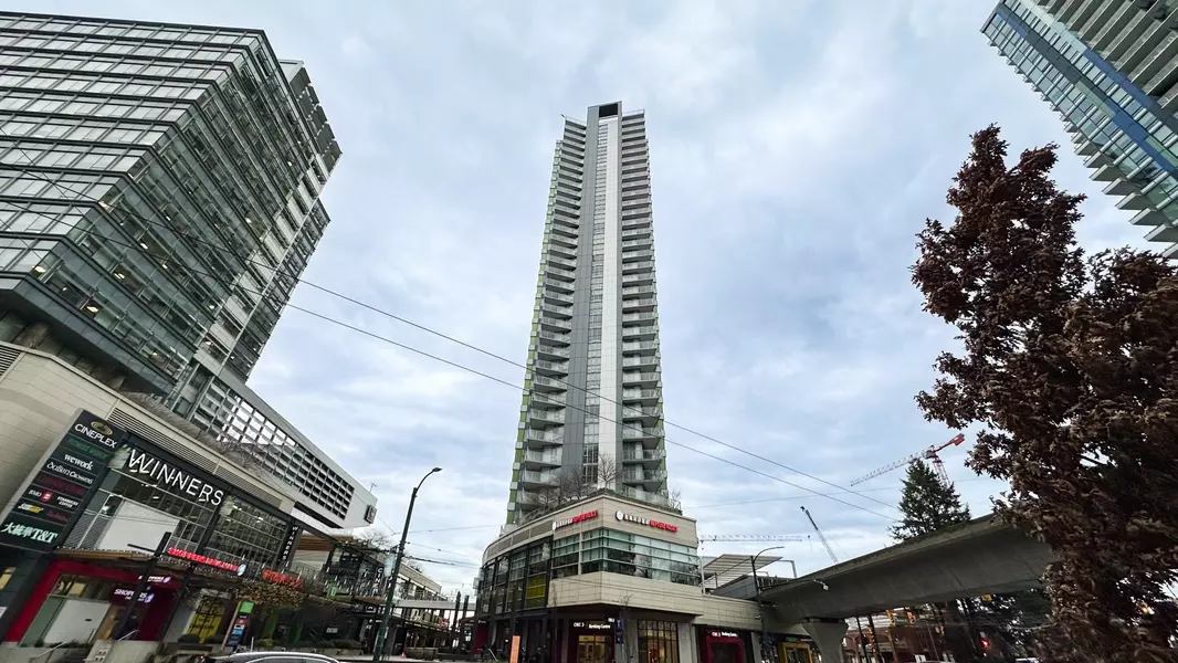 488 SW MARINE DR #3702, Vancouver, BC V5X 0C6