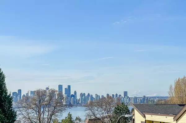 North Vancouver, BC V7M 1H7,222 W 4TH ST #107