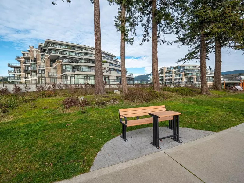 5725 TEREDO ST #310, Sechelt, BC V7Z 0J7