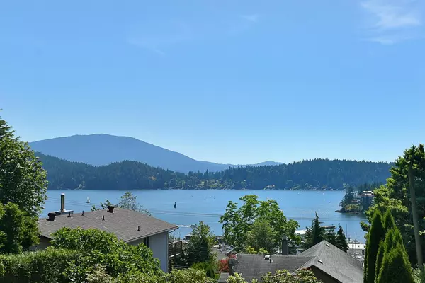 507 S FLETCHER RD, Gibsons, BC V0N 1V0