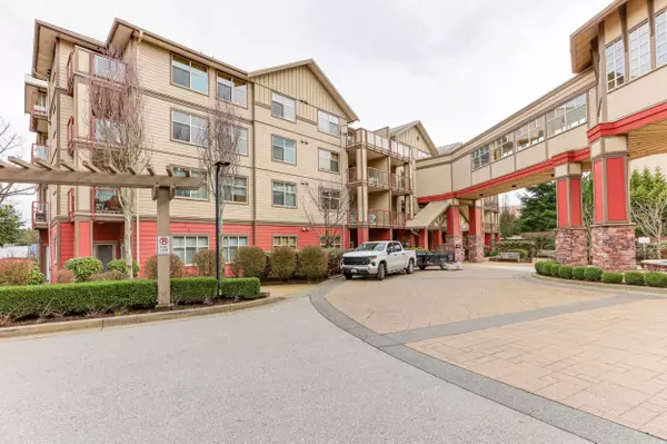 2511 KING GEORGE BLVD #402, Surrey, BC V4P 0C7