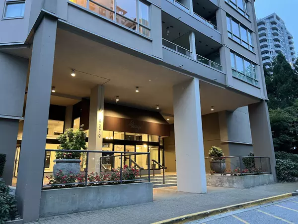 Burnaby, BC V5H 4J3,6070 MCMURRAY AVE #208